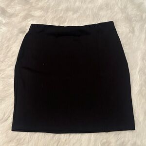 LaClef Classic Black Pencil Skirt